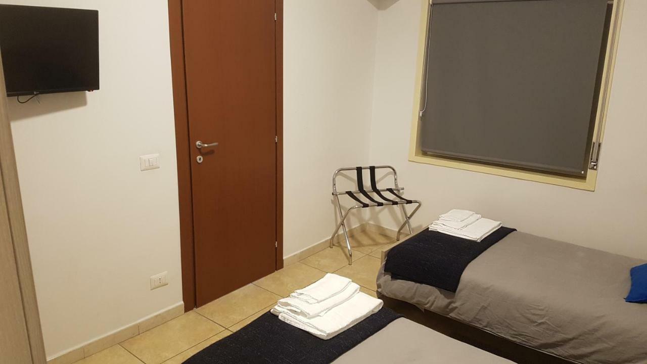 Hotel Etna Parking CTA Exterior foto