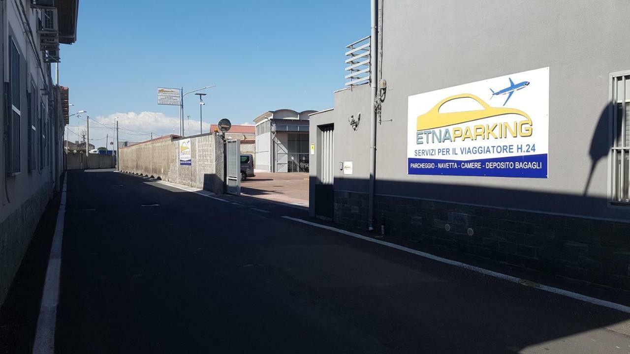 Hotel Etna Parking CTA Exterior foto